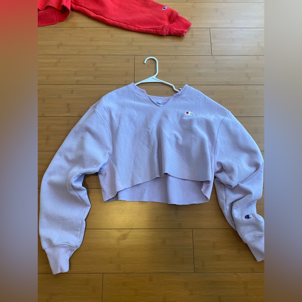 Champion Cropped Lilac Crewneck Sweatshirt